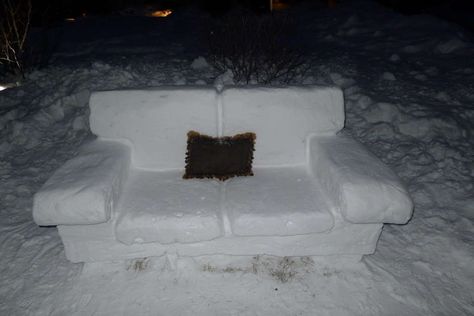 Snow Bar, Snow Creations, Sledding Party, Snow Ideas, Snowman Ideas, Snow Fort, Winter Play, Snow Activities, Snow Sculptures