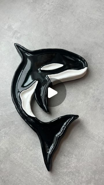 Sincerely Seashell on Instagram: "Oh I love him 🥹🖤 full process of this killer whale air dry clay dish 

#airdryclay #airdryclayideas #pottery #coastalcraft #artprocess #diygifts #artist #orca #killerwhales #craft" Clay Orca, Whale Clay, Air Dry Clay Dish, Clay Dish, Clay Stuff, Killer Whale, Oh My Love, Killer Whales, Process Art