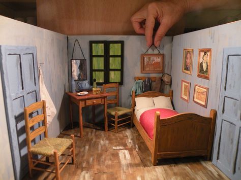 "Bedroom in Arles"-Van Gogh miniature roombox Diorama Bedroom, Pintura Van Gogh, Van Gogh Room, Bedroom Diorama, Bedroom In Arles, Miniature Bedroom, Room Box Miniatures, Bedroom Images, Bedroom Pictures