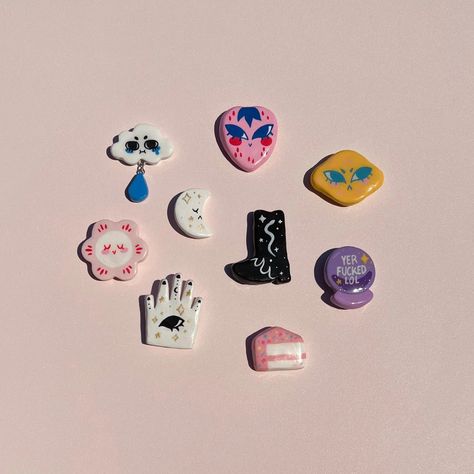 Handmade Clay Pins - Etsy Tiny Charms, Polymer Clay Pins Diy, Cute Clay Pin Ideas, Clay Pins Diy, Polymer Clay Ideas Aesthetic, Clay Pins Aesthetic, Air Dry Clay Pins, Clay Pins, Ceramic Pins