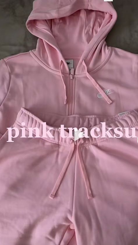 Uk Drip Girl, Dunk Rose, Nike Hoodie Outfit, Nike Sets, Pink Tracksuit, Nike Set, Random Clothes, Fun Pants, Pink Nike