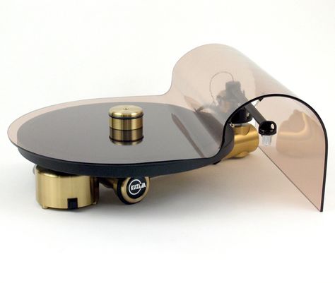 Kuzma remixed the typical turntable design by forgoing a flat plate in favour of vibration-reducing brass rods | designlinesmagazine.com Maserati Interior, Fi Car Audio, Technics Sl 1200, High End Turntables, Audiophile Turntable, Audiophile Speakers, Vinyl Player, Turntable Accessories, Turn Table Vinyl