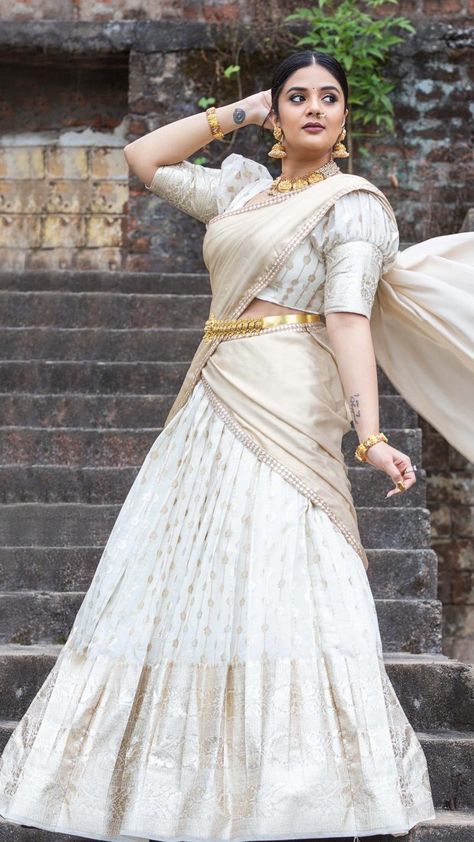 Sreemukhi Half Saree, White Half Saree South Indian, Sree Mukhi, Lehenga White, Christian Weddings, Super Idol, Langa Voni, Lehnga Dress, Saree Fashion