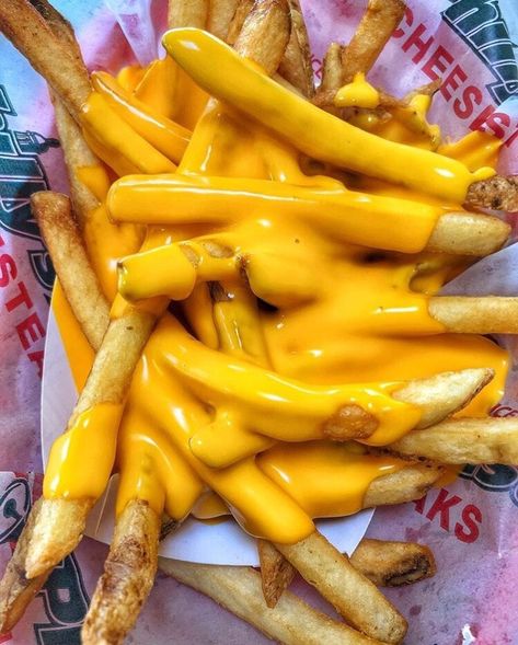 Grilled Cheese And Fries, Fries With Cheese, Cheese Fries Aesthetic, Cheesy Fries Photography, French Fries With Cheese, Mcdonald’s Fries Aesthetic, I Want Food, Cheese Fries, Yummy Comfort Food