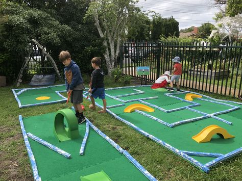 Yard Putt Putt, Mini Putt Birthday Party, Diy Putt Putt Course, Homemade Mini Golf Course, At Home Putt Putt Course, Golf Chipping Game Diy, Mini Putt Course, Diy Golf Course, Diy Putt Putt Golf Course