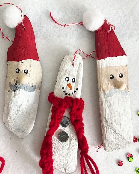 Driftwood Snowman, Drift Wood Christmas Ideas, Driftwood Santa Ornaments, Driftwood Christmas Wall Hanging, Driftwood Santas, Driftwood Santa, Crafts Upcycling, Wood Carved Santa Ornaments, Upcycling Ideas