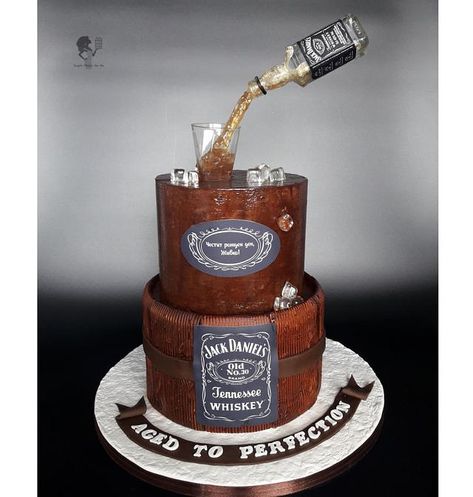 Jack Daniels Birthday Party, Jack Daniels Torte, Bolo Jack Daniels, Handyman Cake, 60th Birthday Cake For Men, 30th Birthday Cakes For Men, Jack Daniels Cake, Cake For Him, Liquor Cake