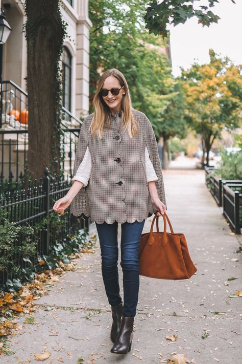 Scalloped Plaid Cape + Huge Talbots Sale - Kelly in the City Preppy Fall Style, Fall Style Outfits, Preppy Fall Fashion, Scallop Sweater, 30 Percent Off, Kelly In The City, Plaid Capes, Black Velvet Bow, Plaid Poncho