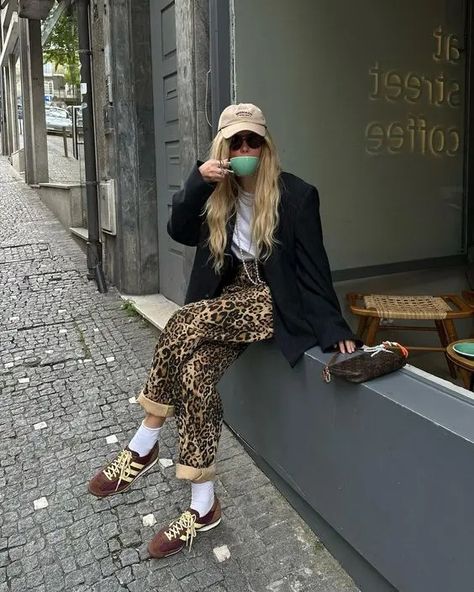 21+ Effortless Leopard Print Outfits to Try This Season Looks Adidas, Adidas Outfits, Glam Casual, Outfit Adidas, Adidas Sl 72, Leopard Print Outfits, Fiesta Outfit, Leopard Pants, Aesthetic Photoshoot