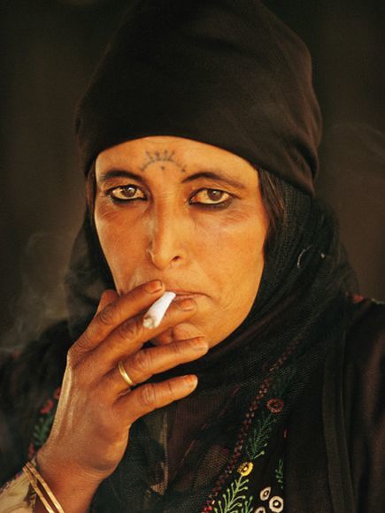 Bedouin-Woman | mohamed al-theeb | Flickr Bedouin Woman, Jordan Photos, Facial Tattoos, Arab Culture, Arab Women, Old Woman, Poses References, Berber Women, People Of The World