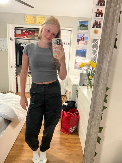 back to school fits | clothing inspo | cargo pants | american eagle | dress code | brandy melville Cargo Pants American Eagle, Brady Melville, Pants American Eagle, Eagle Dress, Back To School Fits, American Eagle Dress, School Fits, Dress Code, Outfit Idea