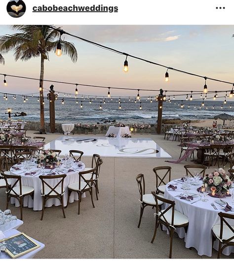 Round Table Beach Wedding, Minimalistic Beach Wedding, Wedding Dance Floor Beach, Beach Wedding Set Up Wedding Ceremony Decor, Beach Wedding Set Up Receptions, Beach Wedding Dance Floor Ideas, Beach Modern Wedding, Beach Rooftop Wedding, Simple Beach Wedding Reception Ideas