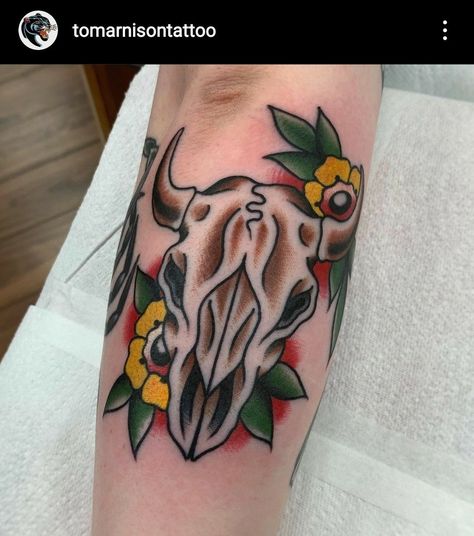 Buffalo Skull Tattoo Traditional, American Traditional Bull Skull Tattoo, Buffalo Skull Tattoo, Wyoming Tattoo, Skull Traditional Tattoo, Western Flash, Pig Skull, Cow Skull Tattoos, Small Traditional Tattoo