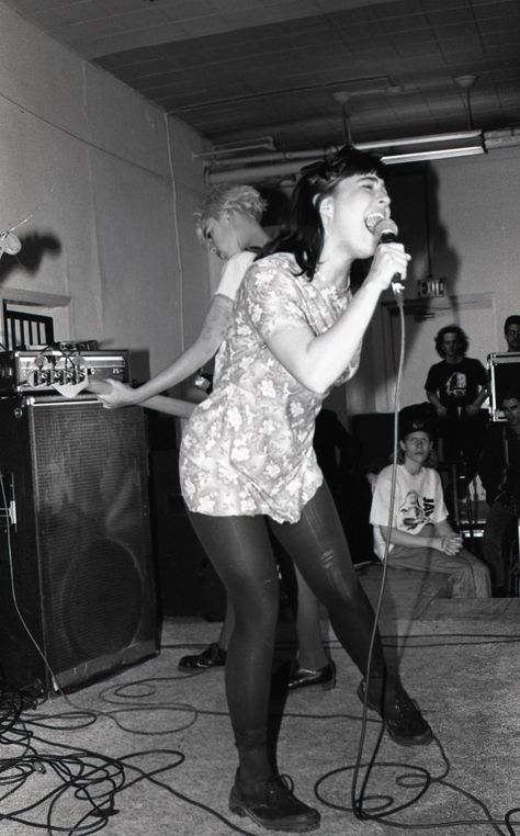 Bikini Kill: Girl Soldier - Rookie Kathi Wilcox, Punk Singer, Riot Grrrl Fashion, Girl Soldier, Feminist Punk, Kathleen Hanna, Women Of Rock, Punk Scene, Riot Grrrl