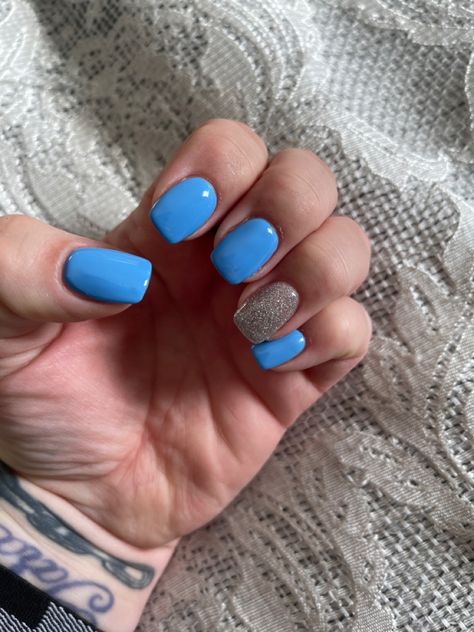 Hawaiian Blue Nails, Honolulu Blue Nails, Glitter Gel Nail Polish, Dnd Gel Polish, Blue Acrylic Nails, Awesome Nails, Glitter Gel Nails, Summer Acrylic Nails, Blue Hawaiian