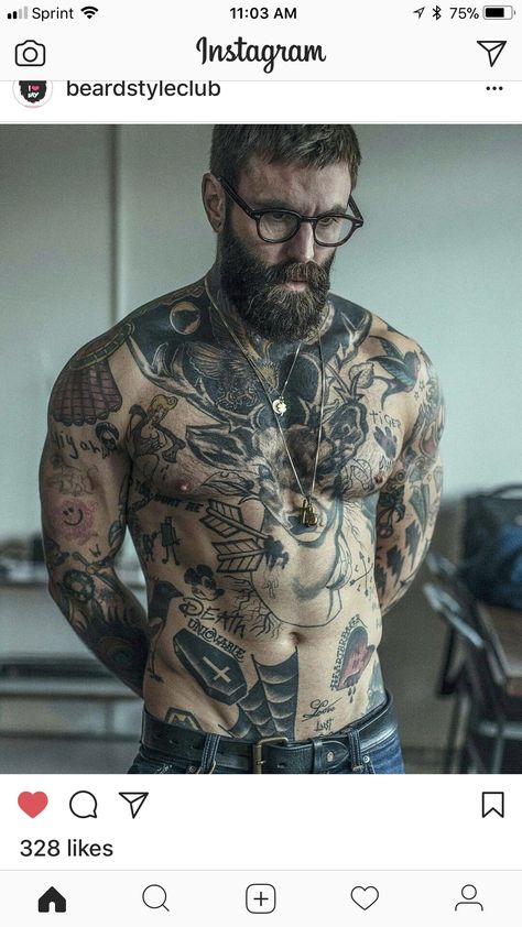 Best Mens Hairstyles, Old School Tattoo Sleeve, Traditional Tattoo Outline, Hairstyles Male, Symmetrical Tattoo, Torso Tattoos, Yakuza Tattoo, Men Tattoos Arm Sleeve, Men Chest