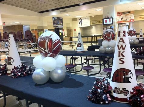 Cheer Dinner Decorations, Cheer Banquet Themes, Cheer Table Centerpieces, Cheerleader Banquet Ideas, Cheer Banquet Decorations, Cheerleader Party Decorations, Cheer Banquet Ideas Table Centerpieces, Cheer Banquet Centerpieces, Cheerleading Banquet Ideas