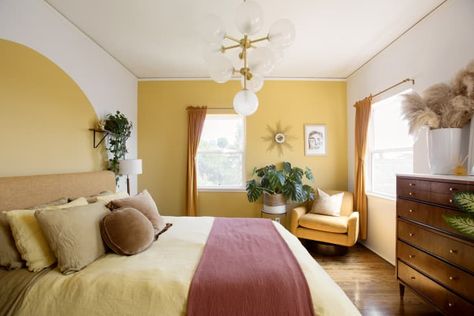 Colorful House, Cream Living Rooms, Room 2023, Bedroom Redesign, Meditation Corner, Accent Chair Bedroom, Chair Ideas, Vintage Dining Room, Yellow Bedroom