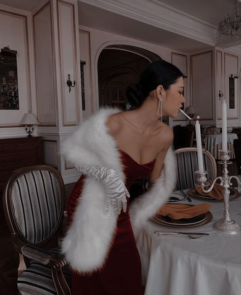 Mafia Wife Aesthetic Outfits, Rich Lifestyle Luxury Aesthetic, Sigma Female Aesthetic, Female Energy Aesthetic, Dress With Fur Coat, Dark Female Energy, Hollywood Glam Dress, Mafia Dress, Old Money Luxury