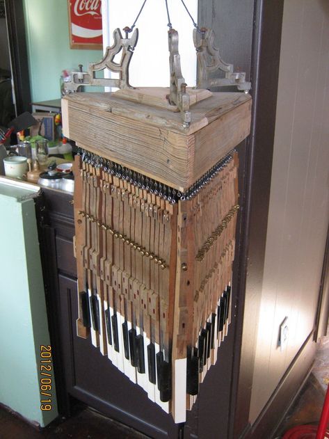 Piano DIY: 13 Ways to Upcycle an Old Piano Piano Crafts, Halloween Decorations Outdoor Porch, Pen Gifts, Halloween Playlist, Old Piano, Piano Decor, Piano Parts, Best Friend Halloween Costumes, Piano Art