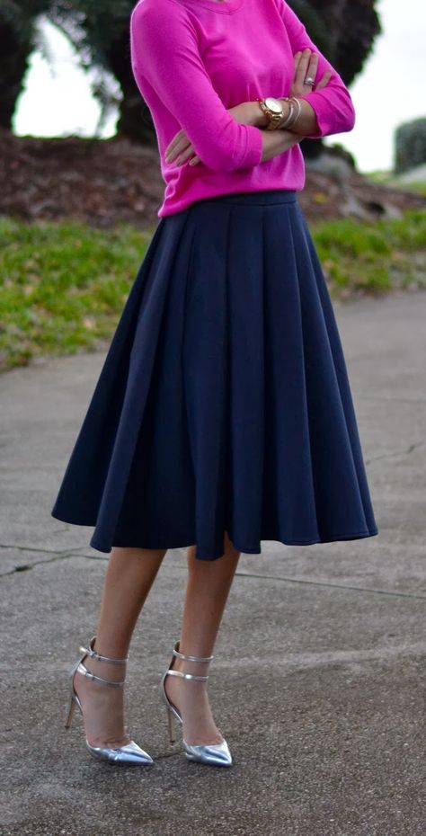 Hot pink and navy blue. Navy Skirt Outfit, Blue Skirt Outfits, Light Blue Skirts, Rose Jacket, Below The Knee Dresses, Navy Blue Skirt, Navy Outfit, Navy Skirt, Looks Street Style