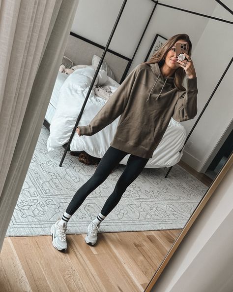 White Hoodie Outfit, Oversized White Hoodie, Aerie Clothing, Abercrombie Hoodie, On Cloudnova, Oversized Polo, Heart Fashion, Lazy Day Outfits, Sugar Rush