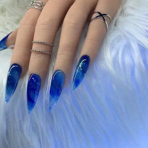 Blue Stiletto Nails, Rock Nails, Blue Acrylic Nails, Goth Nails, Stiletto Nails Designs, Blue Nail, Glass Nails, Cat Eye Nails, Fire Nails