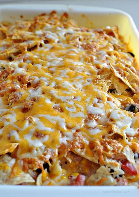 Super Simple Southwest Chicken Bake- make this yummy main dish and enjoy!   Cheesy goodness.  www.thirtyhandmadedays.com Southwest Chicken Bake, Chicken Bake Recipe, Casserole Ideas, Bean Recipe, Southwest Chicken, Chicken Bake, Think Food, Baked Chicken Recipes, Green Bean