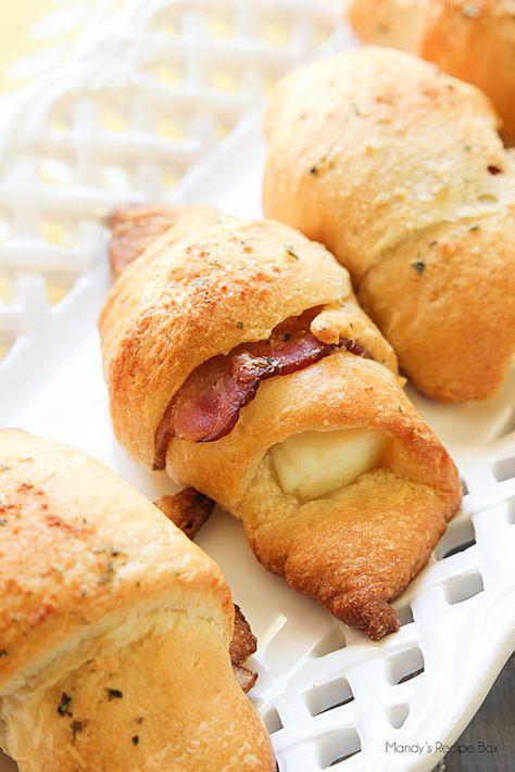 Cheesy Bacon Crescent Rolls Crescent Roll Bacon, Bacon Cheddar Crescent Rolls, Cream Cheese And Bacon Filled Crescent Rolls, Crescent Roll Breakfast Recipes Bacon, S’mores Crescent Rolls, Raspberry Pretzel Salad, Easy Crescent Rolls, Cheese Crescent Rolls, Crescent Recipes