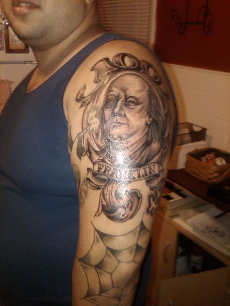 $100 tatt Ben Franklin Tattoo, Gang Tattoos, Patriotic Tattoos, Money Tattoo, Money Design, Lip Tattoos, Big Money, Marilyn Monroe Art, Hair Tattoos