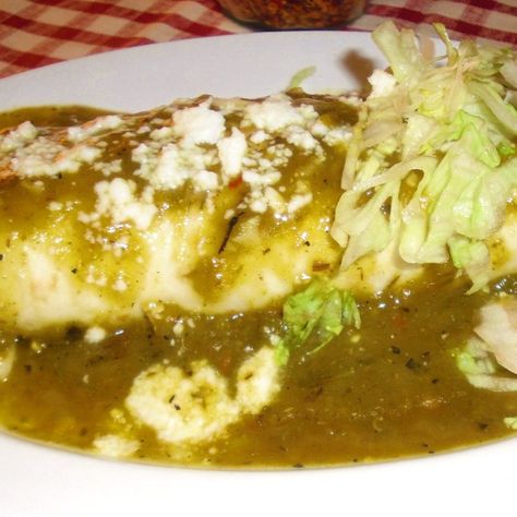 Burrito Sauce Recipe, Green Chili Burritos, Smothered Beef Burritos, Burrito Sauce, Mexican Burritos, Hatch Chili Recipes, Pork Burritos, Smothered Burritos, Hatch Green Chili