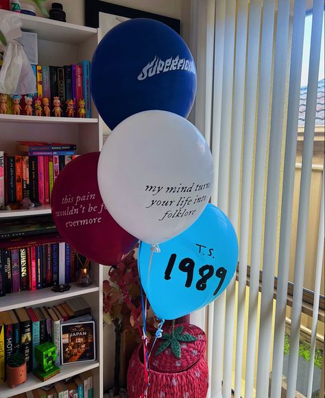 Taylor Swift 1989 Party Decorations, 1989 Tv Party, Taylor Swift 1989 Party Ideas, Taylor Swift Balloons, 1989 Taylor Swift Party, Taylor Swift Decorations Party, Swiftie Bedroom, 1989 Party, Instagram Post Aesthetic