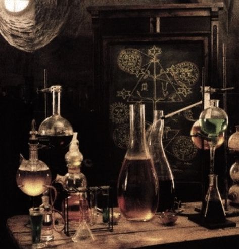 Hogwarts Aesthetic, Magic Aesthetic, Witch Aesthetic, Mad Scientist, Book Aesthetic, Alchemy, The Magicians, Chemistry, Hogwarts