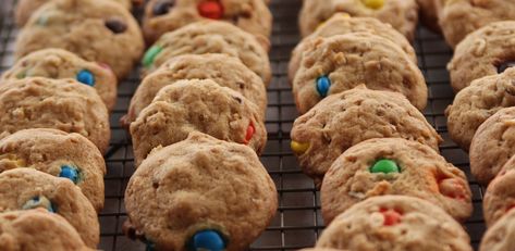 Crazy Cookies By Ree Drummond Jumble Cookies, Pioneer Woman Cookies, Pioneer Woman Desserts, Ree Drummond Recipes, Beavers Bend, Cowboy Cookies, Crazy Cookies, Food Network Canada, Pioneer Woman Recipes