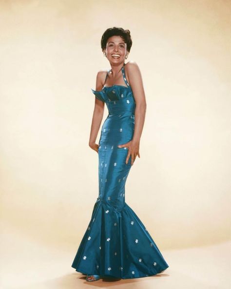 Lena Horne, Vintage Black Glamour, Hollywood Style, Iconic Dresses, Hollywood Fashion, American Beauty, Hollywood Glamour, Vintage Beauty, Classic Hollywood