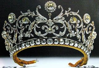 Grand Duchess Vladmir's Tiara   The Tiara is made of white and yellow diamonds. British Crown Jewels, Royal Crown Jewels, Royal Crowns, Beautiful Tiaras, Royal Tiaras, Diamond Tiara, Royal Jewels, Royal Jewelry, Crown Royal