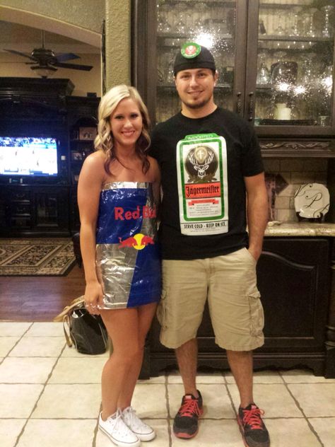 DIY halloween costumes Red bull + Jägermeister = Jägerbomb Vodka Redbull Costume, Rum And Coke Halloween Costume, Jack Daniels And Coke Costume, Red Bull Halloween Costume, Alcohol Couple Costumes, Rum And Coke Costume, Red Bull Costume, Jack And Coke Halloween Costume, Beer Costume Diy