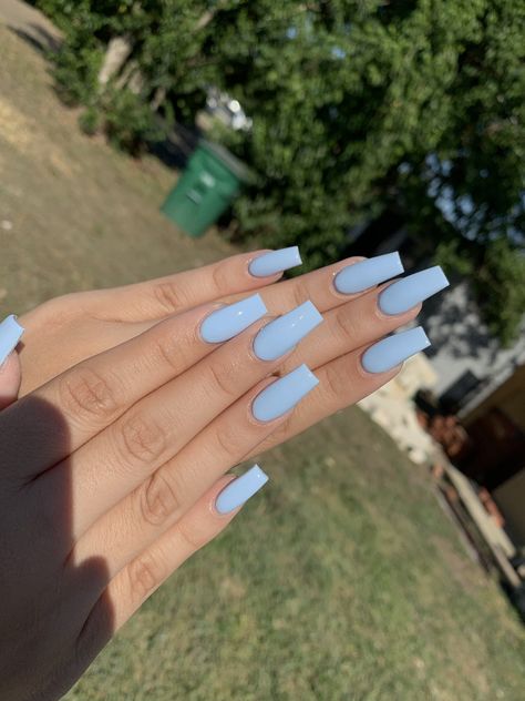 Ongles Baby Blue, Nayelly Nails, Acrylic Nails Light Blue, Baby Blue Acrylic Nails, Pastel Blue Nails, Sky Blue Nails, Blue And White Nails, Blue Coffin Nails, Blue Gel Nails