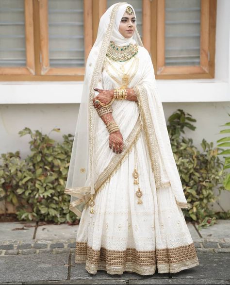 Kerala Style Wedding Dress, Wedding Dress Muslim Hijab Bride, Simple Nikkah Outfit Hijab, Dress Code For Kerala Wedding Muslim, Hijabi Lehenga, Kerala Muslim Bride Dress, Kerala Wedding Dress, Muslim Wedding Dresses Indian, Indian Hijabi Bride