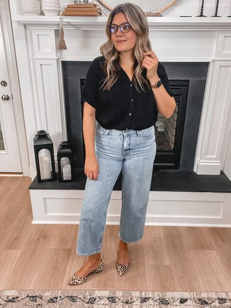 Ankle Length Wide Leg Jeans Outfit, Plus Size Crop Jeans Outfit, Mid Size Straight Leg Jeans Outfits, Slim Wide Leg Jeans Outfit, High Waisted Ankle Jeans Outfit, Wide Ankle Jeans Outfit, Wide Leg Cropped Jeans Outfit Plus Size, Black Wide Leg Denim Outfit, Styling Wide Leg Cropped Jeans