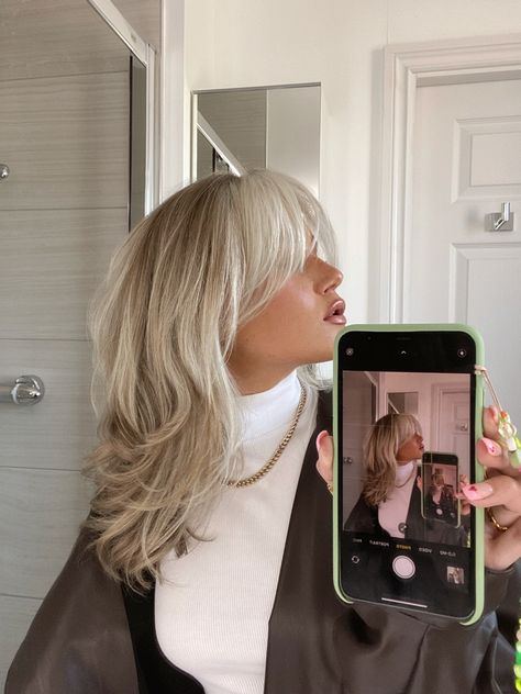 Layered Curtain Bangs, Hair Curtain Bangs, Blonde Hair With Bangs, Fringe Bangs, Choppy Hair, Blonde Hair Inspiration, Blonde Hair Looks, Haircuts For Medium Hair, Short Blonde Hair