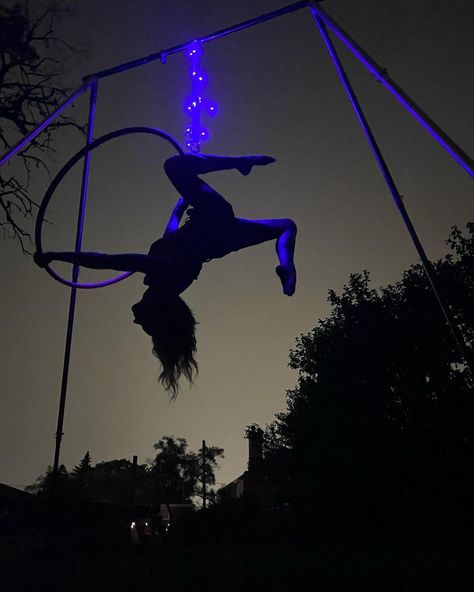 Night time lyra fairy magic with @aerialcat7 🧚‍♀️✨ Lyra Core, Lyra Aesthetic, Aerial Aesthetic, Lyra Hoop, 2024 Board, Winter Arc, Aerial Arts, Aerial Hoop, Aerial Silks