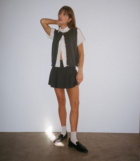 Unemployed Aesthetic, Collared Top Outfit, Alice Fortescue Aesthetic, Unique Outfits Creative Fashion, Alice Fortescue, Aesthetic Marauders, Marauders Era, Mode Inspiration, Spring Summer Outfits