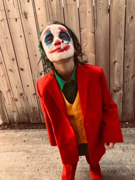 “Can you introduce me as The Joker?” 🤡 Joker Decorations, Joker Fancy Dress, Kids Joker Costume, Family Costumes For 3, Cardboard Kitchen, Joker Halloween, Joker Costume, Play Pretend, Halloween Outdoor