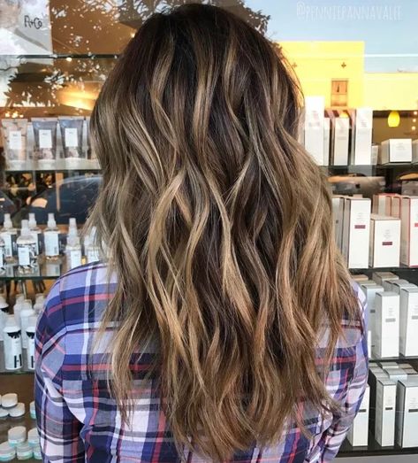 Beach Waves Hair Style, Thick Bob Haircut, Haircuts For Thick Wavy Hair, Hairstyles For Thick Wavy Hair, Hair Style For Girls, Beach Waves Hair, White Blonde Highlights, Roller Curls, Mane Hair