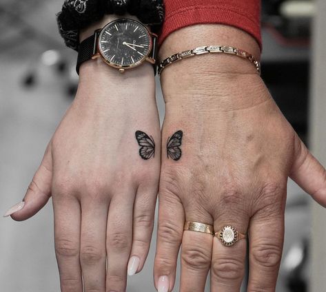 Tattoo For Daughter And Mother, Tattoos Daughter And Mother, Tattoo That Go Together, Mom And Daughter Tatoos Ideas, Arm Tattoos For Mom And Daughter, Tatoos Matching Mother Daughters, Mom Daughter Finger Tattoos, Mother Tattoo Ideas For Daughter, Wrist Tattoos For Mom And Daughter