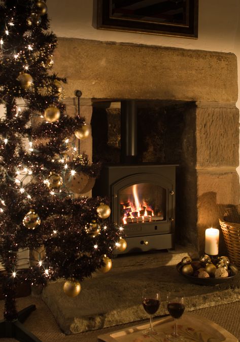 Christmas Cottage Aesthetic, Christmas Dreaming, Cottage Aesthetic, Christmas Cottage, Cottage Christmas, Holiday Cottage, Cottage, Christmas