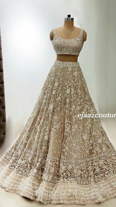 Indian Langa Dress, Sweet 16 Indian Dresses Lehenga Choli, Lahenga Design Bridesmaid, Glitter Lengha, Reception Frocks, Indian Fits, Indian Wedding Gowns, Lehenga Design, Indian Sari Dress