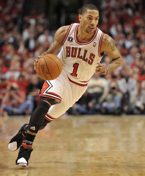 Derek Rose Wallpaper, Derrick Rose Drawing, Derrick Rose Wallpapers, Basketball Reference, Rose Bulls, Rose Nba, Michael Jordan Art, Best Nba Players, Nba Basketball Art