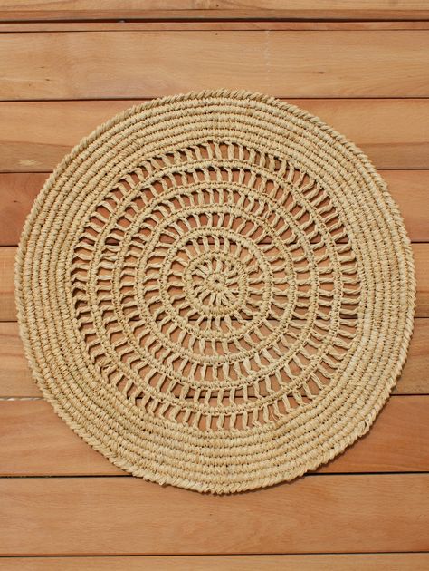 Rafia Crafts, Raffia Placemat, Kitchen Wall Design, Raffia Palm, Crochet Table Mat, Dining Table Price, Round Placemat, Dinner Wear, Crochet Placemats